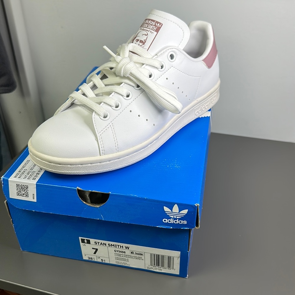 Adidas Stan Smith blush pink and gold Sneakers SIZE 7 NEW